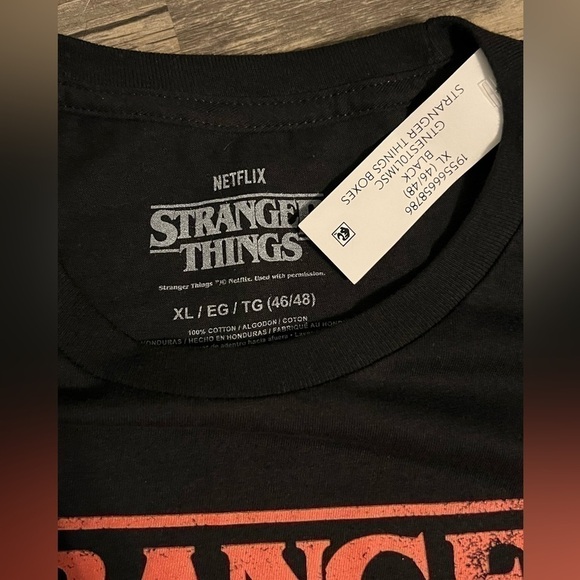 Netflix Stranger Things Distressed Cast Cotton Black Tee Shirt Men Size XL - Picture 2 of 5